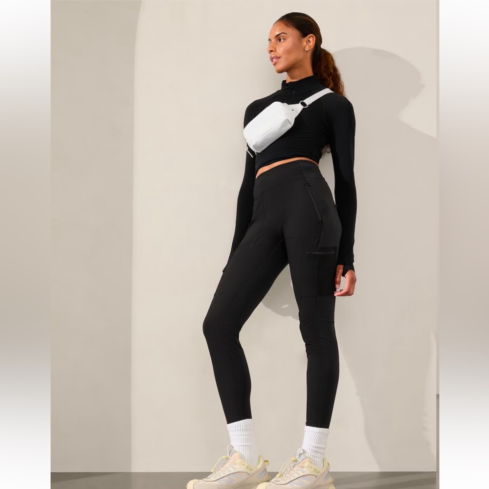 Athleta Headlands Hybrid High Rise Cargo Legging